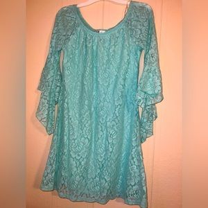 Off the Shoulder lace dress